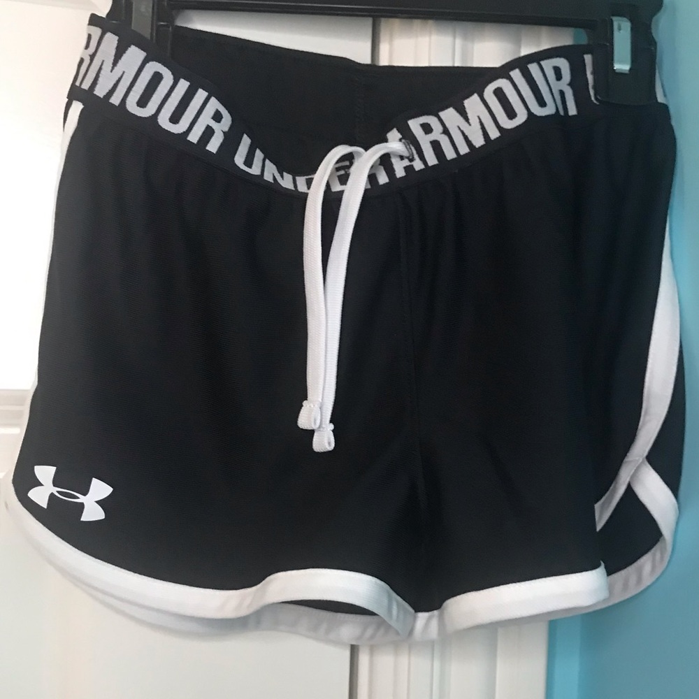 black under amour shorts!!